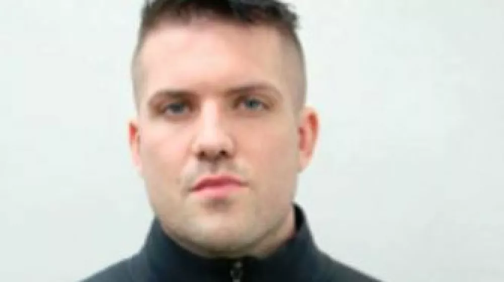 Robert Carvely, ki ga išče policija