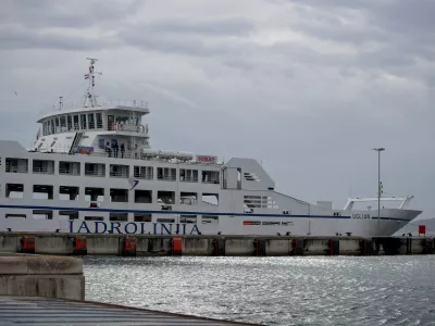 28.01.2025., Zadar - Mnoge trajektne linije su u prekidu radi jakog juga, dok je trajektna linija Zadar - Preko i dalje otvorena Photo: Sime Zelic/PIXSELL