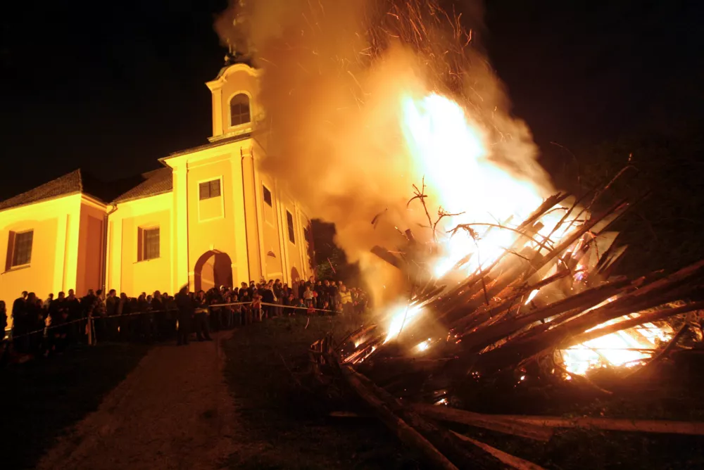 Rožnik 2011, Osrednja slovesnost ob prazniku dela v organizaciji Zveze svobodnih sindikatov Slovenije - kresovanje 1 majoto: Bojan Velikonja