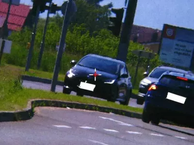 Voznik začetnik je za dvakrat prekoračil najvišjo dovoljeno hitrost. 