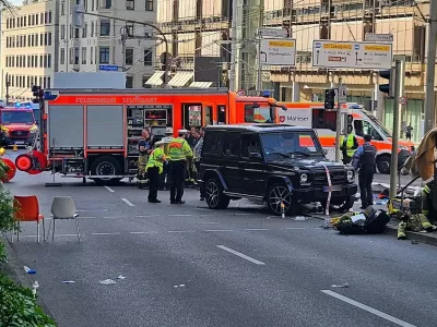 02 May 2025, Baden-Württemberg, Stuttgart: According to police, a car has driven into a group of people in Stuttgart city center. Three people have been injured so far. The driver has been arrested, a police spokeswoman said. Photo: Andreas Rosar/dpa,Image: 994583178, License: Rights-managed, Restrictions: GERMANY OUT, Model Release: no