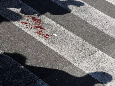 - Zmajsk most - prometna nersreča v kateri je voznik trćil v pešca na prehodu za pešce /FOTO: Bojan Velikonja