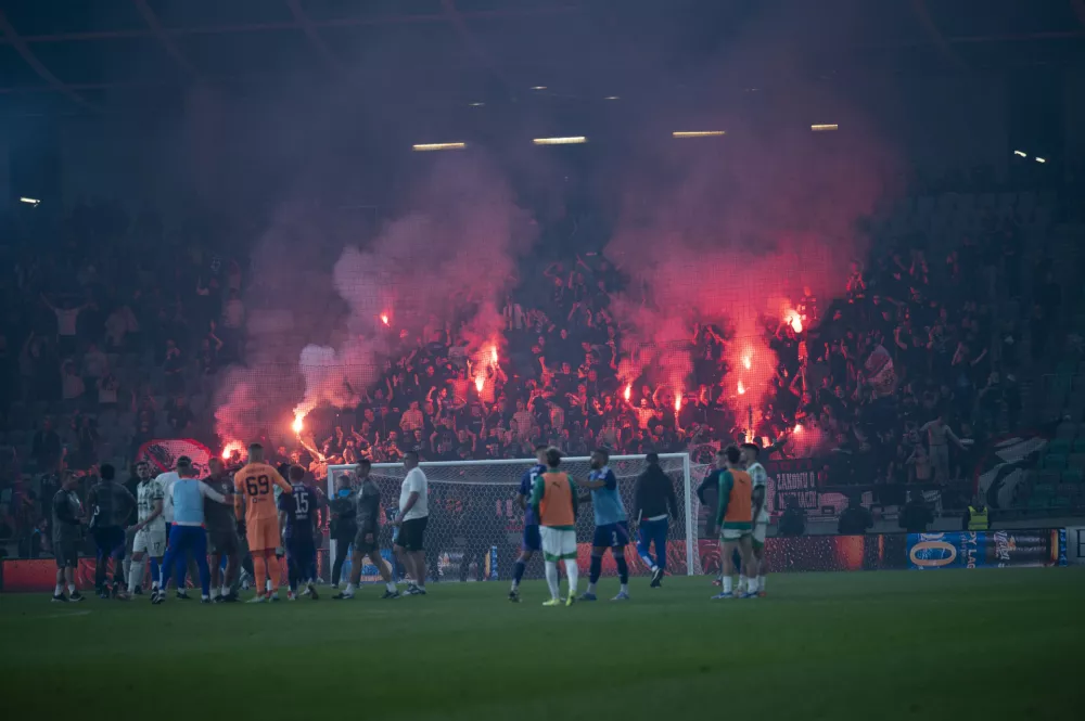 Viole03.05.2025 - NK Olimpija: NK Maribor Prvaliga TelemachFoto: Nik Erik Neubauer