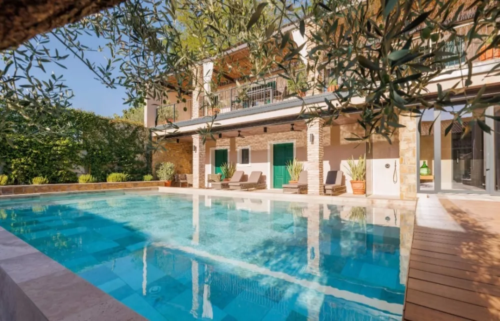 Odlično izhodišče za večdnevno kolesarsko potepanje po Kraškem robu je Vila Robida, ki je pravcati butični raj za kolesarske navdušence. F visitkoper.si