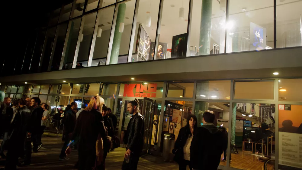 - Slovenski teden glasbe - STG 2012 - glasbeno-kulturni dogodek z namenom povezovanja na lokalni in mednarodni ravni. Center urbane kulture Kino Šiška//FOTO: Tomaž Zajelšnik