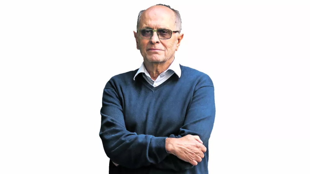 - 30.09.2021 - Ivan Lorenčič, nekdanji ravnatelj II. Gimnazije v Mariboru – novi kolumnist Dnevnik //FOTO: Luka Cjuha.------PSA !!ColorZA KOLUMNE MNENJAV MAPO PERMANENT !!!