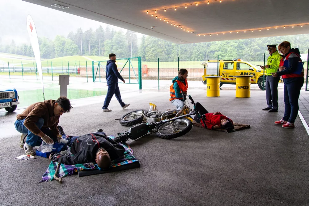 Del finalnih preizkušnj je bilo tudi preverjanje znanja prve pomoči. / Foto: Amzs/goran Krošelj