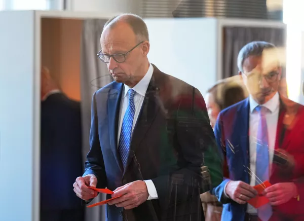 06 May 2025, Berlin: Chancellor-designate Friedrich Merz casts his ballot in the Bundestag during the election of the Chancellor. The election and swearing-in of the German Chancellor and the new German Government takes place in the Bundestag. Photo: Michael Kappeler/dpa