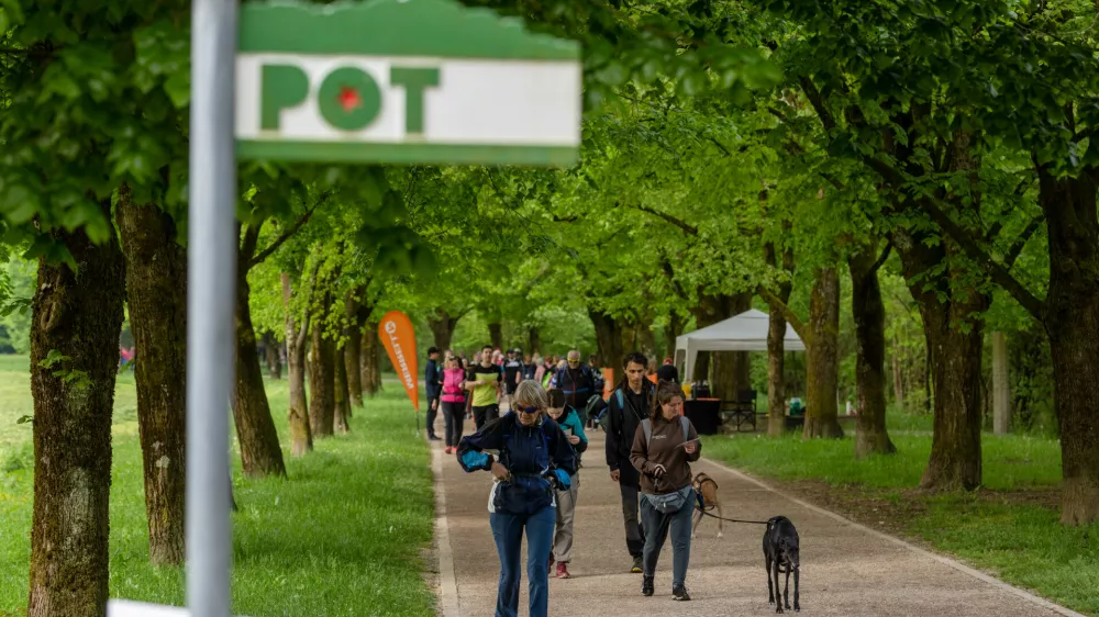 Ljubljana.Zadnji dan pohoda Pot ob zici so 35-kilometrsko traso okoli Ljubljane napolnili pohodniki in tekaci.