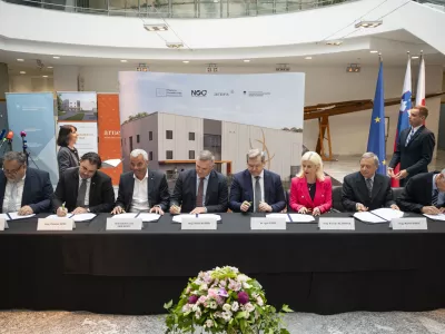 Maribor.Polozitev temeljnega kamna za podatkovni center, v katerem bo tudi superracunalnik.