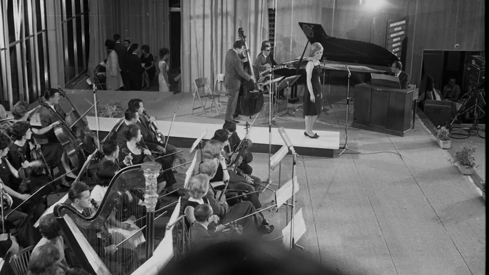 ﻿Marjana DeržajSlovenska popevka 1963hrani muzej novejše zgodovine