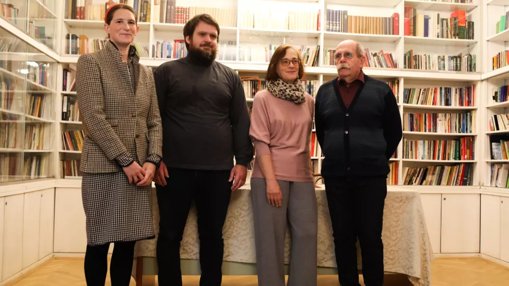 - Nataša Kramberger, pisateljica in novinarka,- Muanis Sinanović, pisatelj, pesnik, kritik,- Barbara Korun, pesnica, pisateljica in esejistka,- Milan Dekleva, slovenski pesnik, pisatelj, dramatik, publicist, novinar, urednik, skladatelj in glasbenik.- 07.05.2025. - Predstavitev nominirancev za Cankarjevo nagrado 2025.//FOTO: Bojan Velikonja