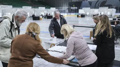 - 07.05. 2025 - predčasne volitve - referendum - volišče Omnia//FOTO: Jaka Gasar