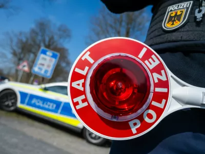 FILED - 21 March 2025, Mecklenburg-Western Pomerania, Garz: A federal police officer stands in the border area of the EU internal border with Poland on the island of Usedom. Poland's embassy in Berlin has raised concerns over plans by Germany's incoming conservative-led government to tighten border controls, warning such measures could harm cross-border traffic and the functioning of the EU's internal market. Photo: Stefan Sauer/dpa