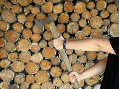 sekira 13.10.2023 – simbolična fotografija – kurilna sezona - ogrevanje – kurjava - //FOTO: Tomaž Skale