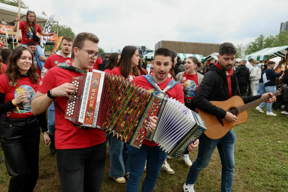 Prizori z letošnje Škisove tržnice. Foto: Jaka Gasar