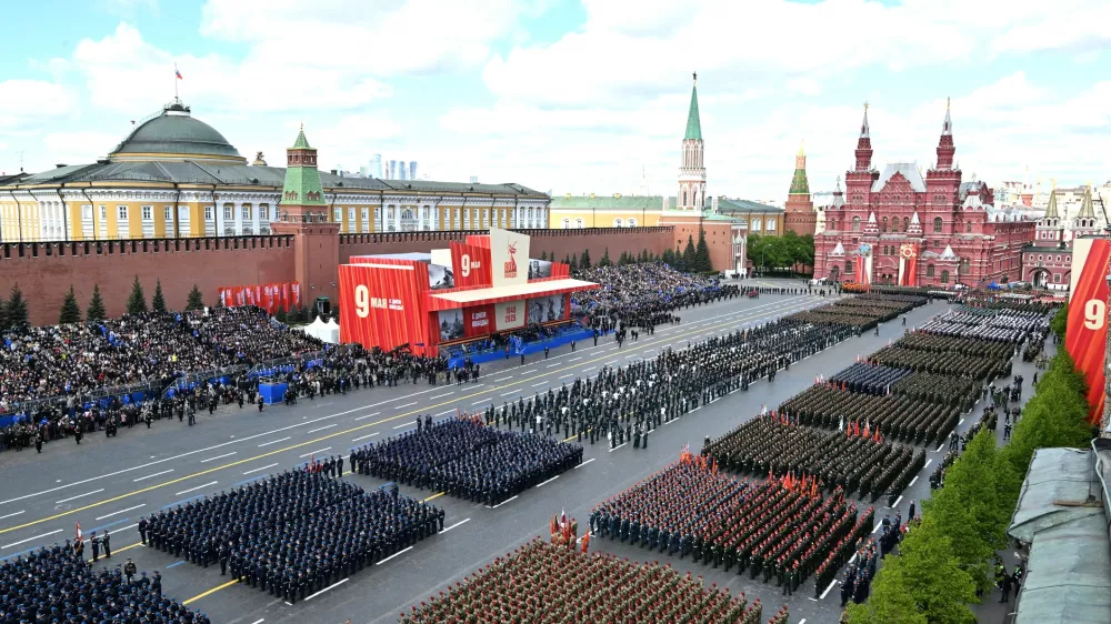 09 May 2025, Russia, Moscow: Russian servicemen march on Red Square during the Victory Day military parade in Moscow. Russia celebrates the 80th anniversary of the victory over Nazi Germany in World War II. Photo: -/Kremlin/dpa - ATTENTION: editorial use only and only if the credit mentioned above is referenced in full