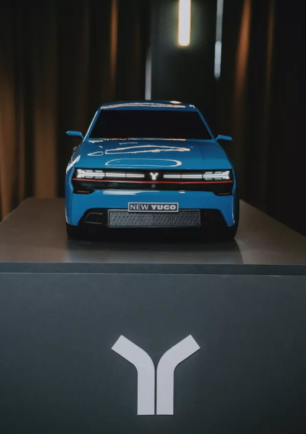 Še najbolj se novi yugo od starega razlikuje pri prednji maski / Foto: Cde Media