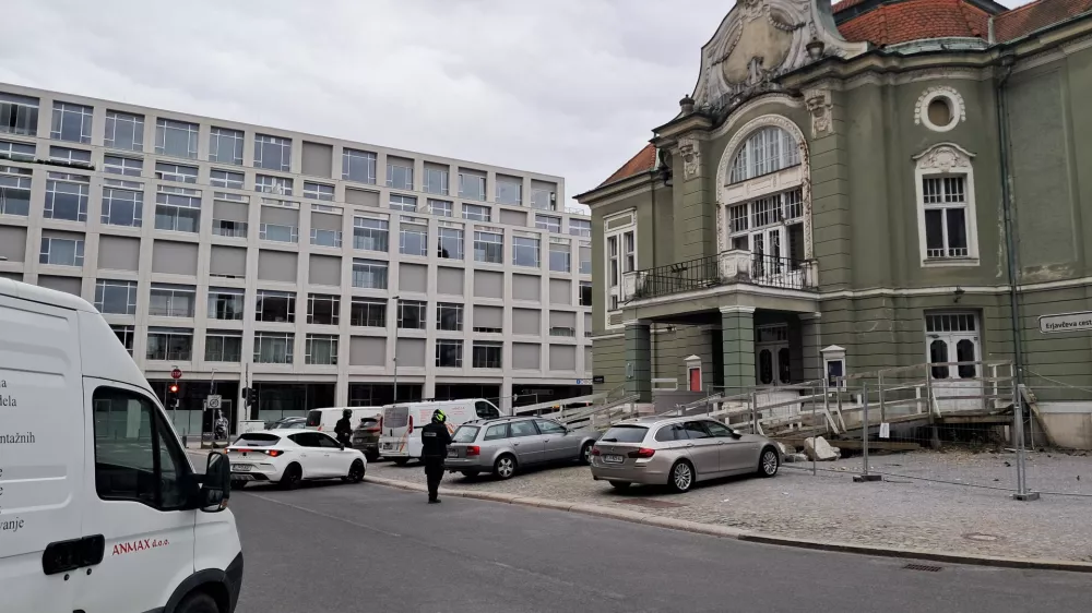 Drama parkiranje Foto: Miha K. Turk 