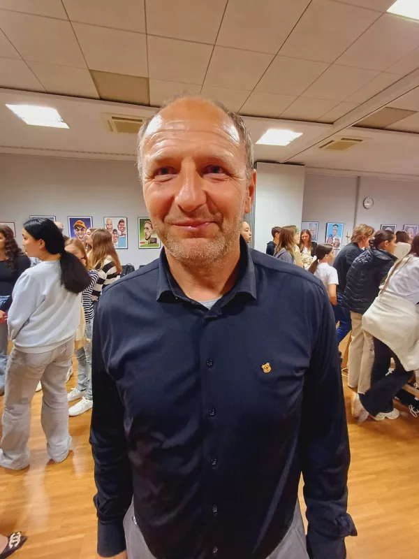 Mag. Drago Zalar, ravnatelj OŠ Orehek: »Veseli me, da je povprečje dosežkov naših učencev na NPZ nad slovenskim povprečjem, prav tako podpiram uvedbo večje veljave doseženih točk na NPZ, ki zdaj omogočajo pravičnejši vpis v srednje šole z omejitvami.«