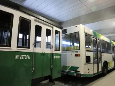 Ljubljanski tramvaj je le še muzejski eksponat, saj bi bila vnovična uvedba tega prevoznega sredstva predraga in preveč zamudna.