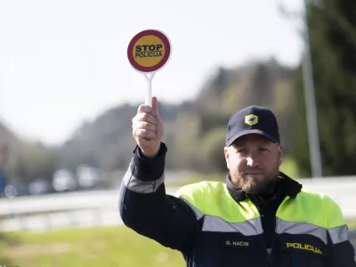 prometni nadzorpolicija - simbolična fotografijaprometna policijavarnost v prometupolicija na motorjihmotoristična policijaprehitri voznikiavtocestna policija08.04.2025 Policijski nadzor, počivališče PovodjeFOTO: Nik Erik Neubauer