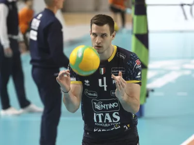 Jan Kozamernik, član odbojkarske ekipe Trentino in slovenski odbojkarski reprezentant - 10.01.2024 – odbojka - ACH Volley: Trentino, evropska liga prvakov, 4. krog: skupina A: //FOTO: Luka Cjuha