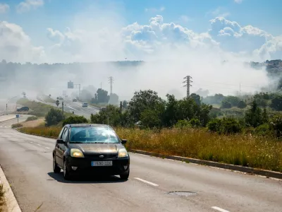 Strupeni oblak nad mestom Vilanova i la Geltrú pri Barceloni. Foto: Profimedia