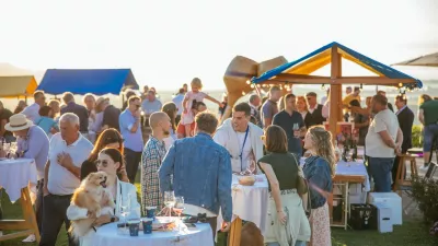 Ta konec tedna vabljeni na najlepšo razgledno točko v slovenski Istri, kjer bodo slavili kralja istrskih vin – refošk. F FB/visitkoper.si