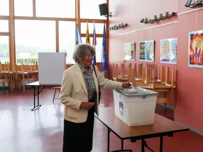 - 11.05.2025. Referendum 2025, OŠ Dobrova. Foto: Bojan Velikonja 