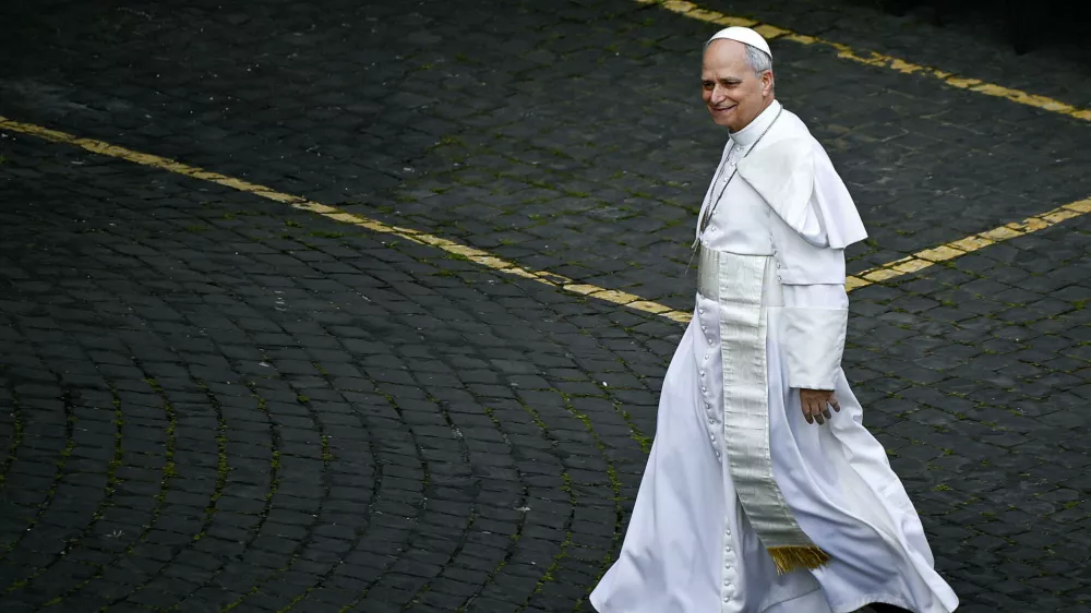 Italija, Vatikan.Papez Leon XIV. je danes v svojem prvem nagovoru vernikom na Trgu svetega Petra pozval k miru v svetu. 