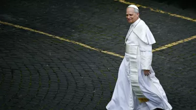 Italija, Vatikan.Papez Leon XIV. je danes v svojem prvem nagovoru vernikom na Trgu svetega Petra pozval k miru v svetu. 