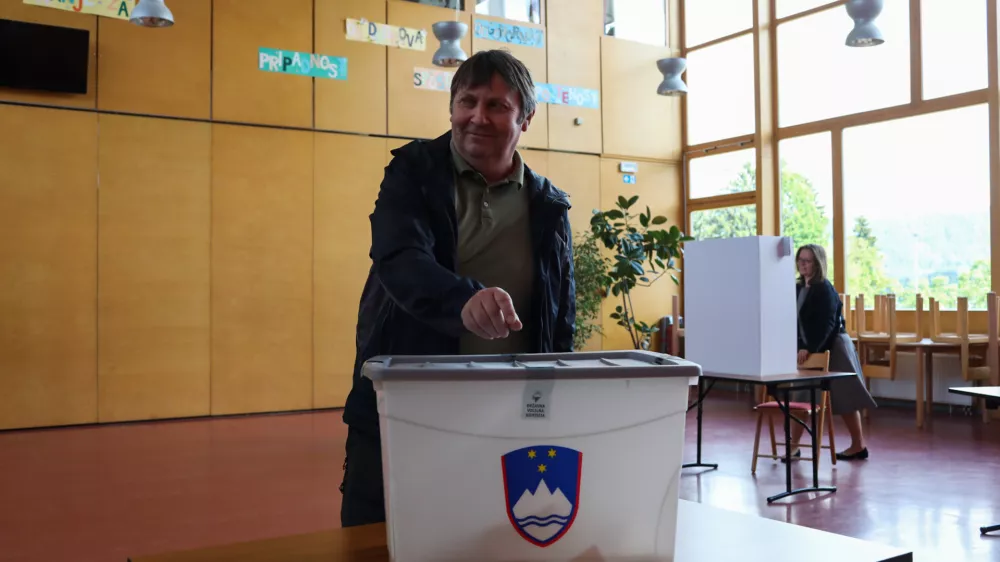 - 11.05.2025. Referendum 2025, OŠ Dobrova. Foto: Bojan Velikonja 