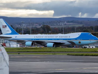 Air Force One na letališču