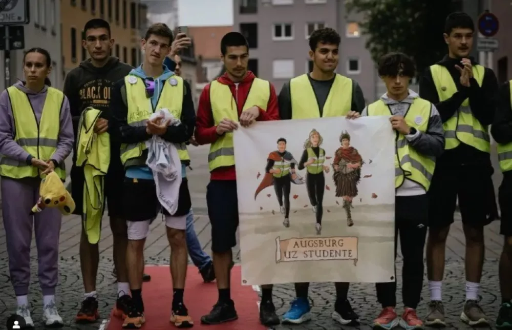 Tek srbskih študentov v Bruselj. foto: https://www.instagram.com/trkaci.u.blokadi/