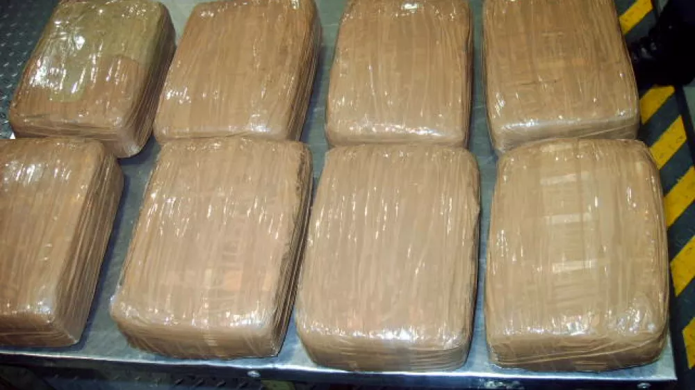 Mamila - konopjja: Na mejnem prehodu Gruškovje osem kilogramov konoplje