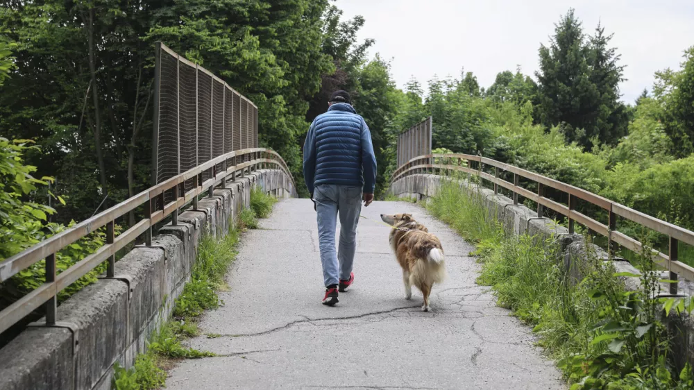 - 12.05. 2025 - nadvoz za pešce čez obvoznico v Kosezah - Ledarska ulica//FOTO: Jaka Gasar