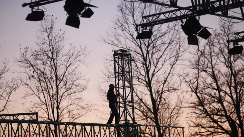 - ilustrativna fotografija - delo na višini