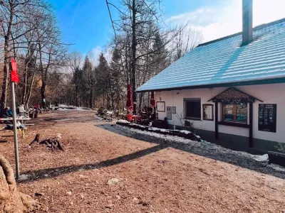 Planinski dom Rašiške čete bo zaživel z novim, medgeneracijskim programom. Uredili bodo tudi spalne kapacitete. Foto: Facebook