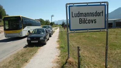 Bilčovs - Ludmannsdorf - dvojezično krajevno označevanje - - krajevne table razdelile slovensko manjšino -- Avstrijski parlament je zavrnil ustavni zakon o dvojezični topografiji na Koroškem , //FOTO: Tomaž SkaleOPOMBA: ZA OBJAVO V ČASOPISU DNEVNIK