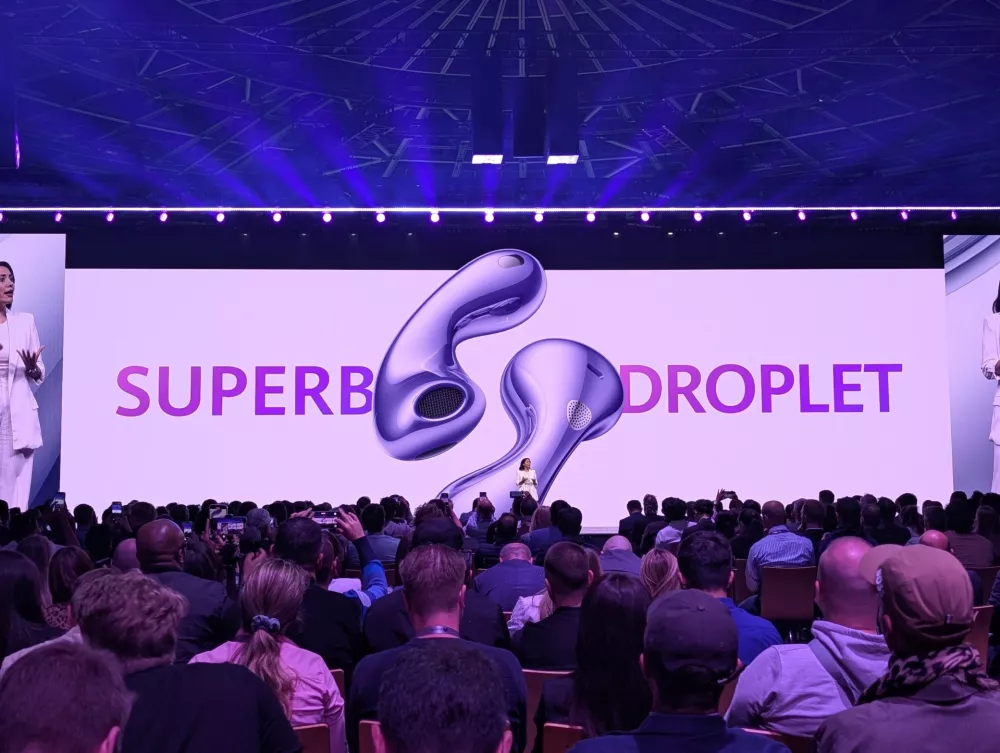 Slušalke freebuds 6 izstopajo s svojim nenavadnim dizajnom. 