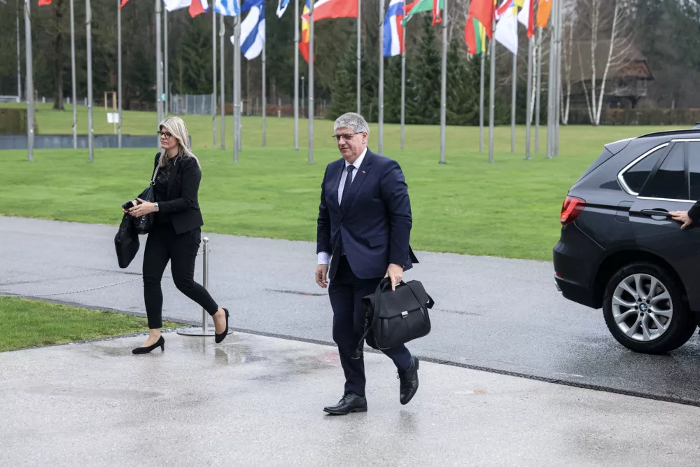 Boštjan Poklukar- 17.03.2025 - koalicijski vrh, ki ga je gostil premier Robert Golob, na katerem so opravili pregled preteklih in načrtovanih aktivnosti pri uresničevanju koalicijskih zavez glede krepitve javnega zdravstva, vzdržnega pokojninskega sistema in stanovanj za mlade//FOTO: Jaka Gasar