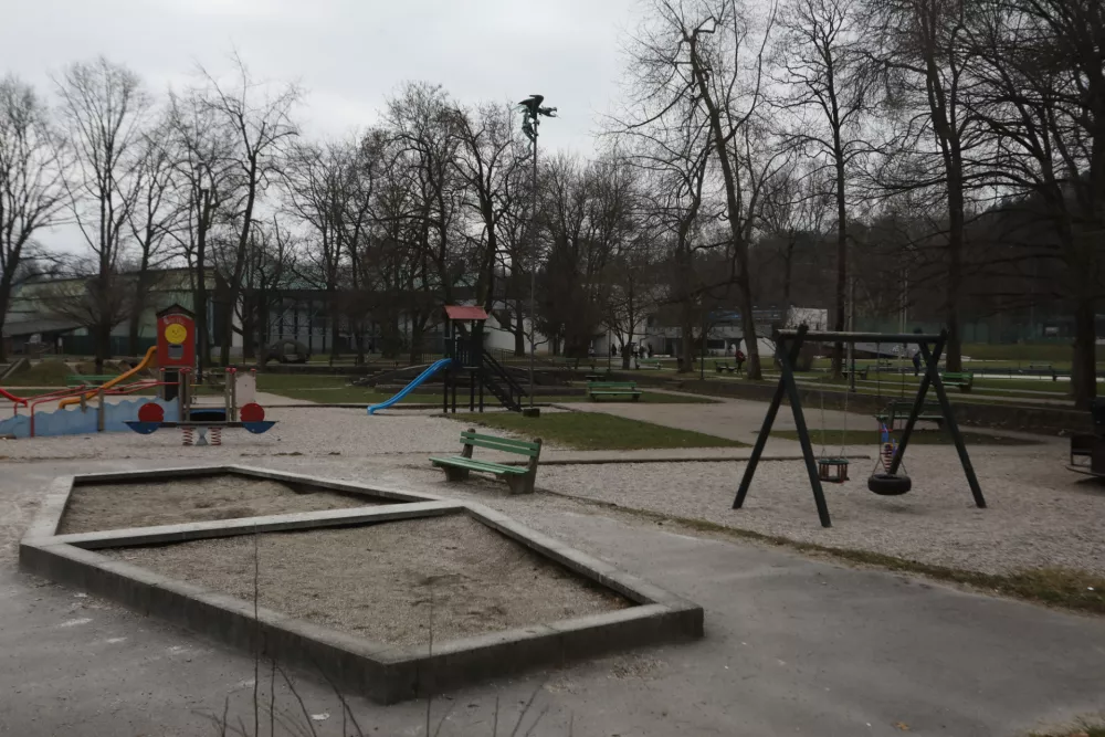 06.02.2025. Bloudkov park, otroško igrišče v parku Tivoli. Foto: Bojan Velikonja 