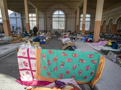 1.11.2024 - Trst - migranti - zapuščena pristaniška skladišča - pristanišče - začasna namestitev na migrantski poti - migracijeFOTO: LUKA CJUHA