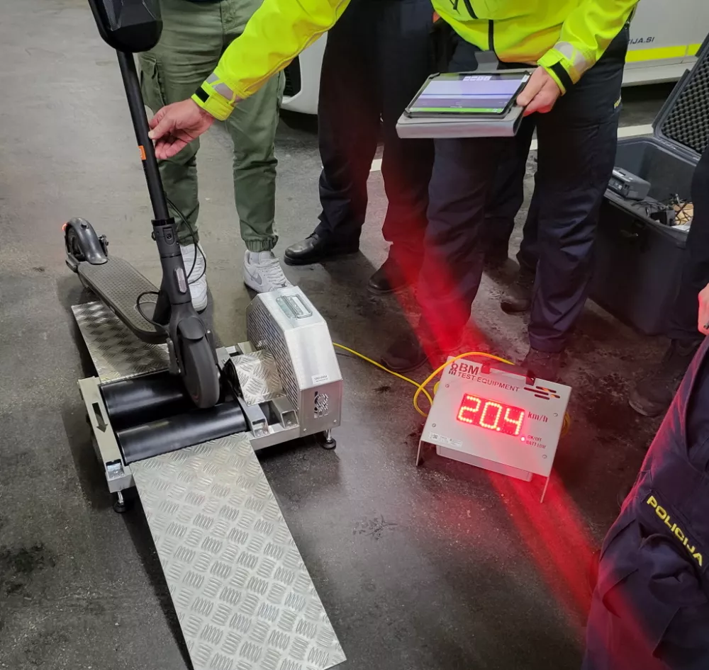 policija mopedi zaseg hitrost predelani mopedi