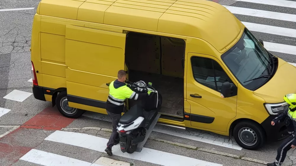 policija mopedi zaseg hitrost predelani mopedi