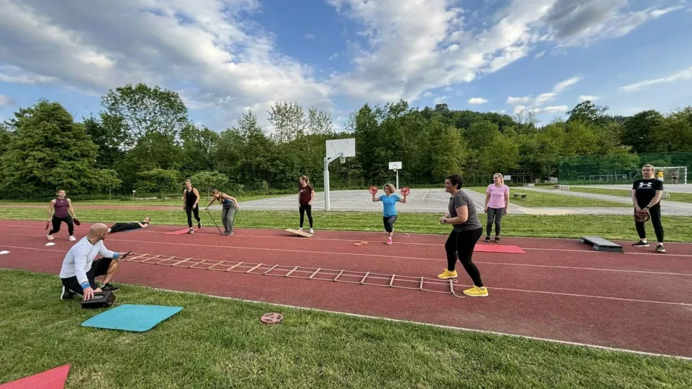 Te dni so v škofjeloškem zavodu za šport za odrasle pripravili tudi poseben program brezplačne vadbe v naravi.
Foto: Zavod za šport Škofja Loka