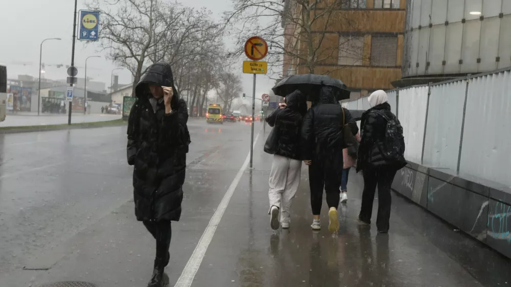 28.01.2025 - Nevihta v Ljubljani - dež - Foto: Luka Cjuha