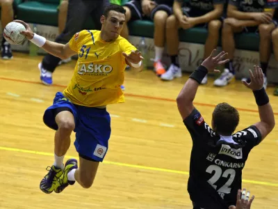 Borut Mačkovšek- - rolomet - Celje Laško: Gorenje Velenje, Leasing liga, 5. krog:- okometaši velenjskega Gorenja so v 5. krogu 1. Leasing lige v gosteh premagali Celje Pivovarno Laško s 25:24//FOTO: Jaka Gasar