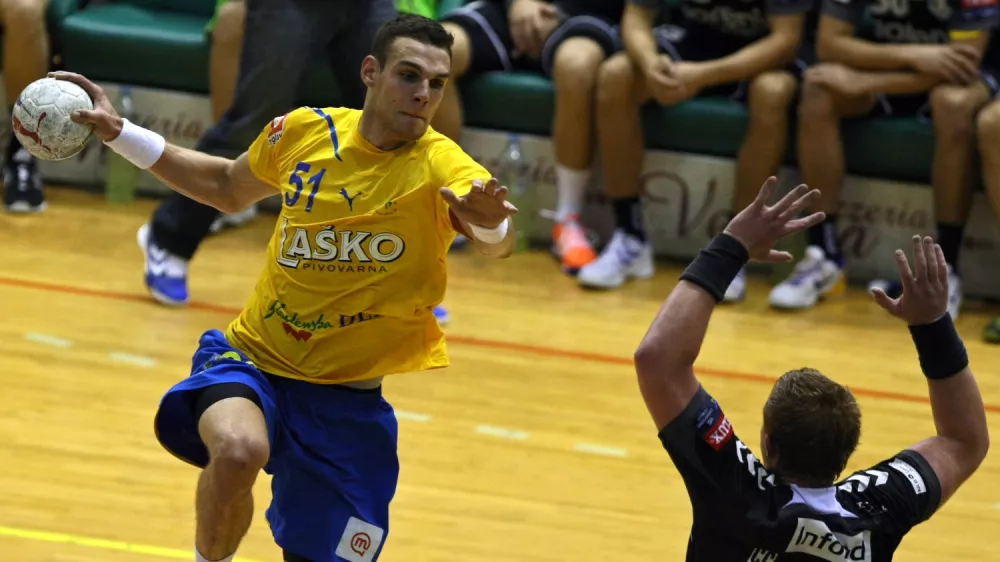 Borut Mačkovšek- - rolomet - Celje Laško: Gorenje Velenje, Leasing liga, 5. krog:- okometaši velenjskega Gorenja so v 5. krogu 1. Leasing lige v gosteh premagali Celje Pivovarno Laško s 25:24//FOTO: Jaka Gasar